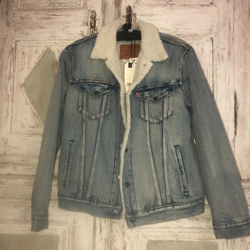 Levi's men's sherpa trucker jacket Size M
